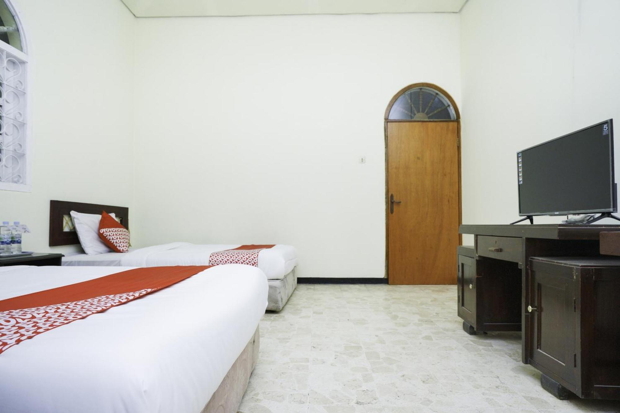 Oyo 2004 Penginapan Bidara Syariah Probolinggo Extérieur photo