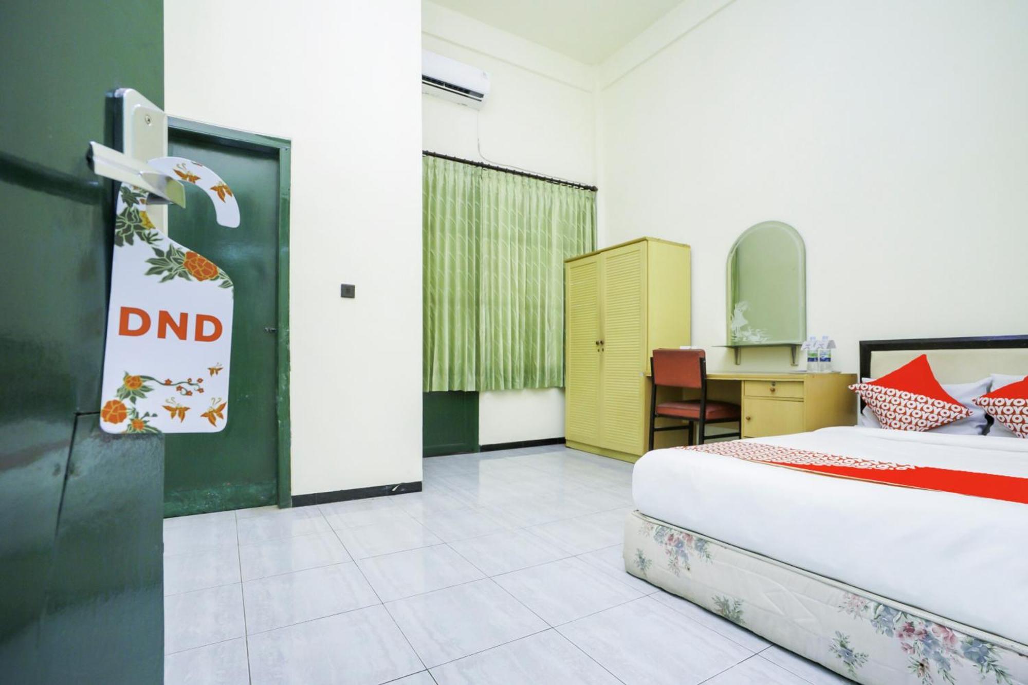 Oyo 2004 Penginapan Bidara Syariah Probolinggo Extérieur photo
