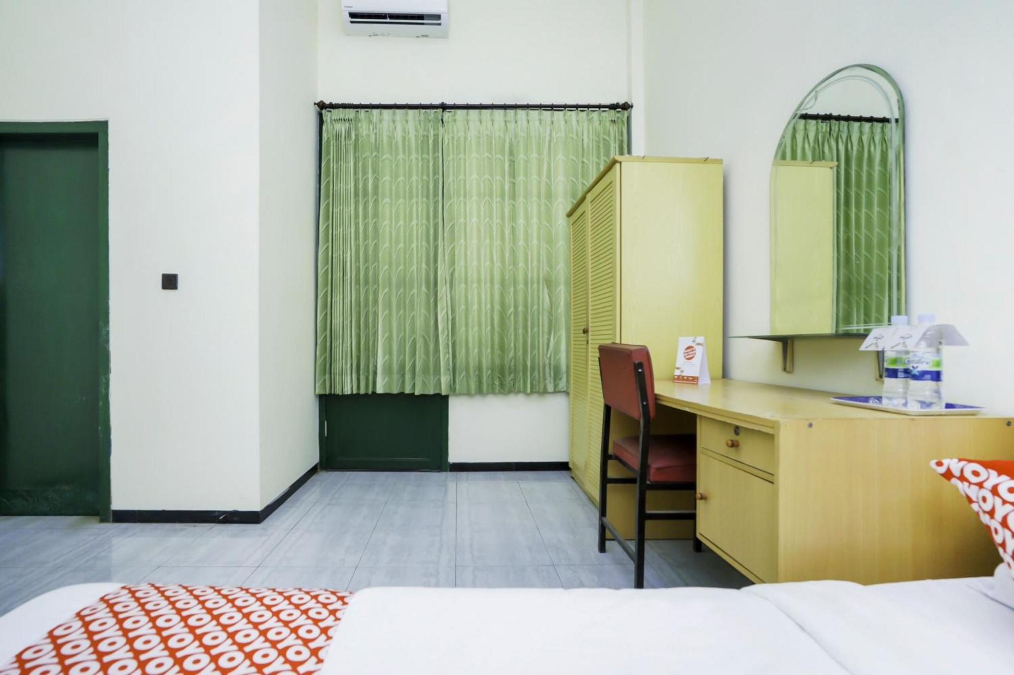 Oyo 2004 Penginapan Bidara Syariah Probolinggo Extérieur photo