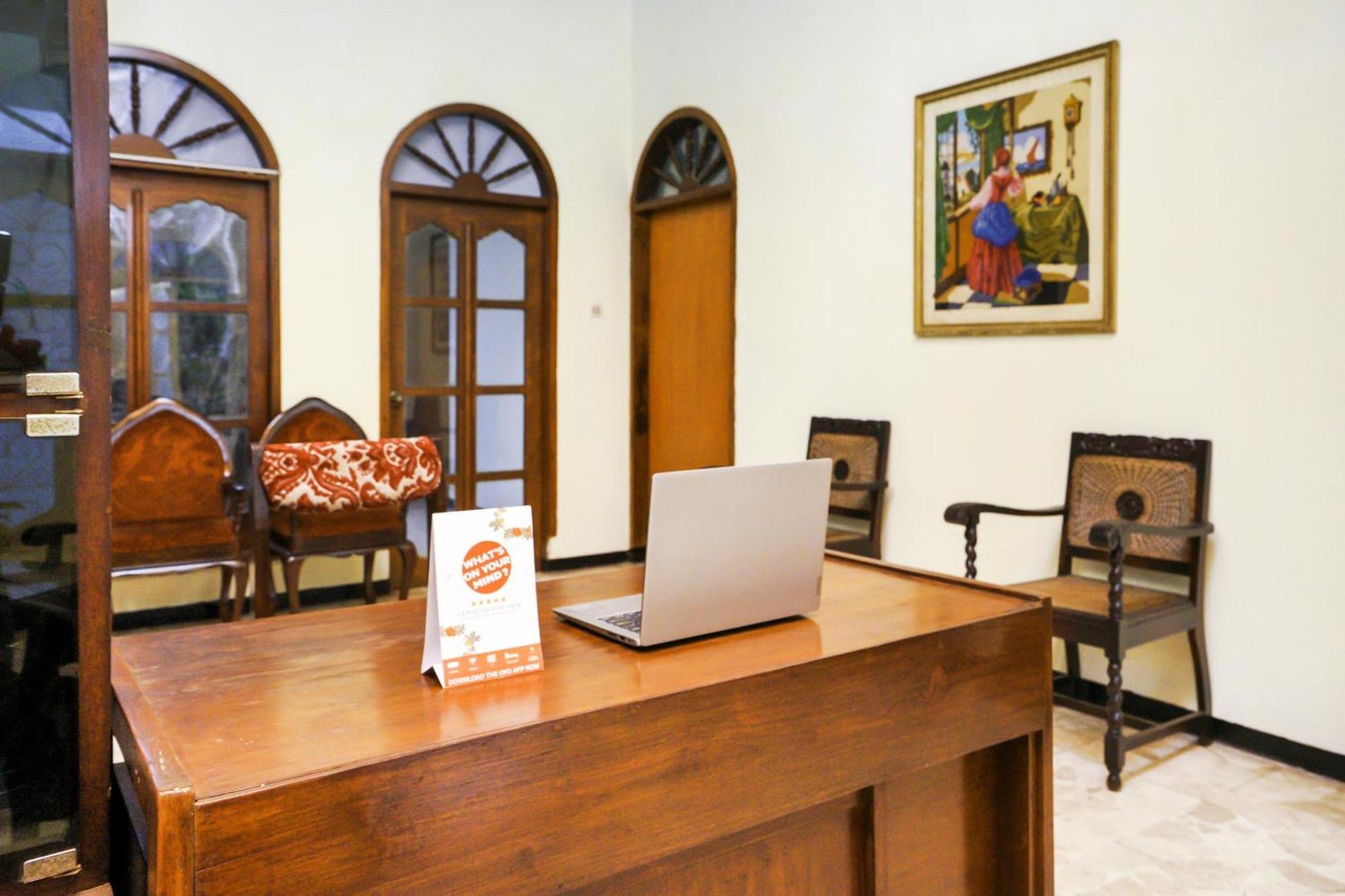 Oyo 2004 Penginapan Bidara Syariah Probolinggo Extérieur photo